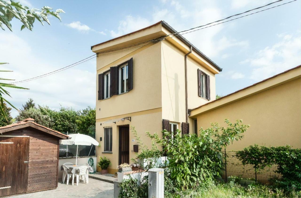 La Casina Gialla Independent House - Near The Walls Лукка Экстерьер фото